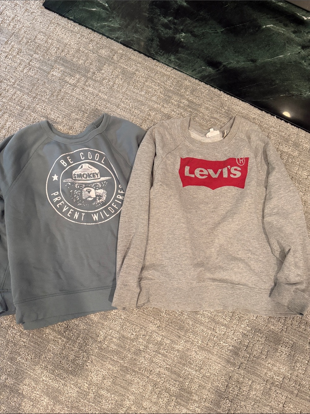 Lot of 2 - Med crew neck sweatshirts